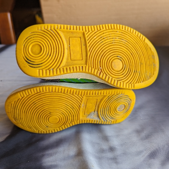 Naturino kids sneakers size 9 toddler. - Picture 3 of 5